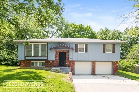 1816 SE 2nd St, Blue Springs, MO 64014