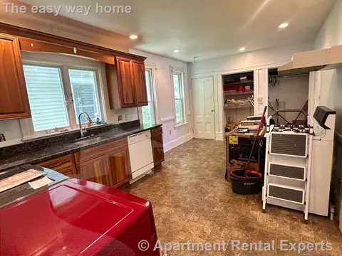 602 Putnam Ave, Cambridge, MA 02139