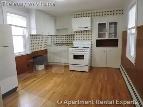 119 Amory St #1, Cambridge, MA 02139