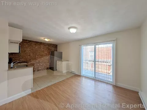 3 Elm St #3, Somerville, MA 02143
