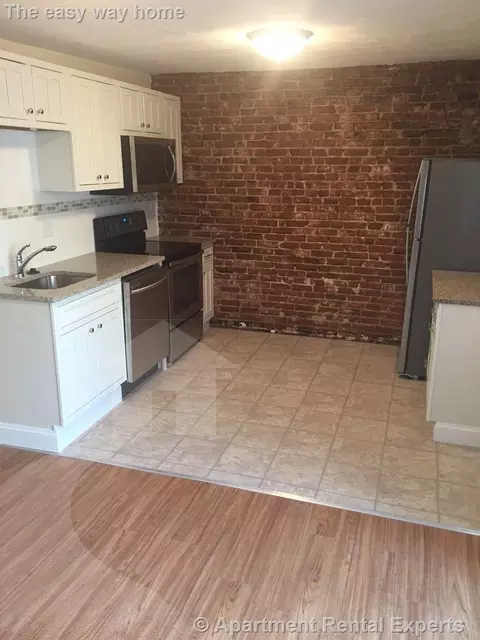3 Elm St #3, Somerville, MA 02143