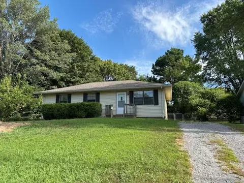 217 Al Oerter Dr, Clarksville, TN 37042
