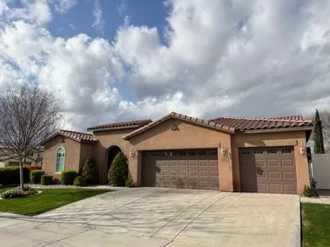 14504 Yellow Lupine Dr, Bakersfield, CA 93314