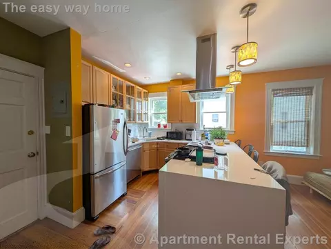 188 Sherman St #1, Cambridge, MA 02140