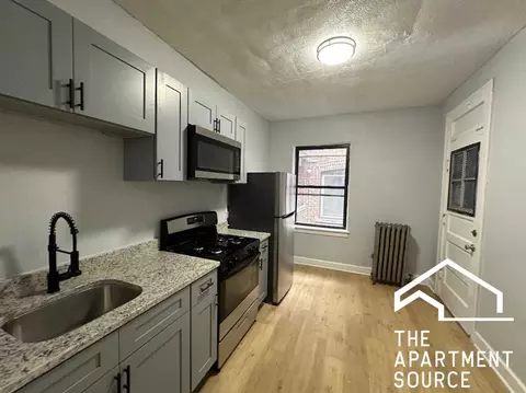 1020 E Hyde Park Blvd #2, Chicago, IL 60615