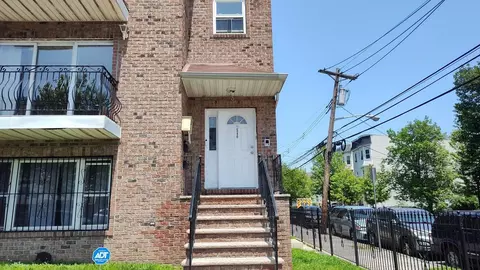 540 15th Ave #2, Newark, NJ 07103