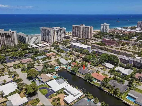 2041 Coral Reef Dr, Pompano Beach, FL 33062