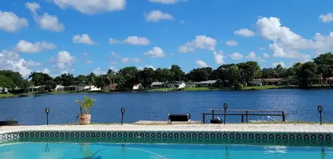 7130 SW 9th St, Plantation, FL 33317