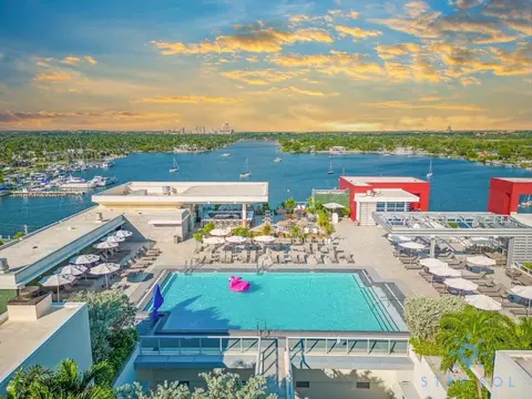 Undisclosed, Hollywood, FL 33019