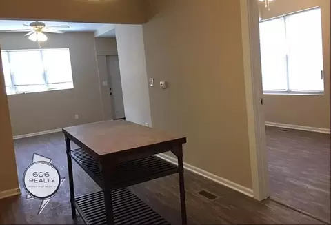 2445 N Clybourn Ave #1F, Chicago, IL 60614