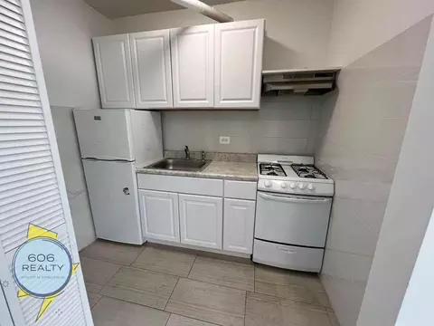 3420 W Irving Park Rd #37, Chicago, IL 60618