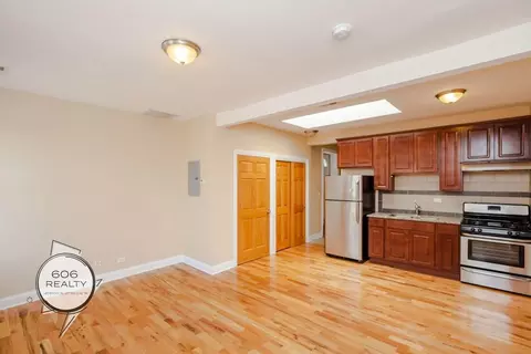 5556 W Belmont Ave #2, Chicago, IL 60641