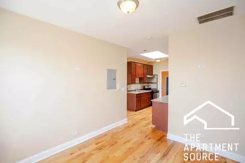5556 W Belmont Ave #2, Chicago, IL 60641