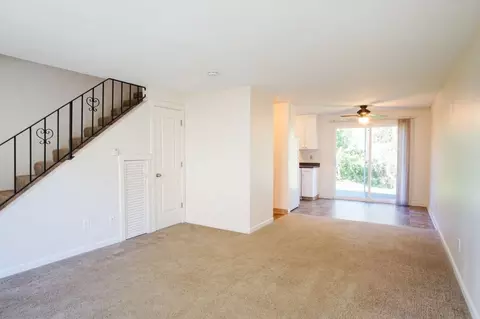 3595 Cedaroak Dr #27, West Linn, OR 97068