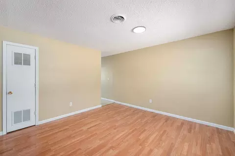 18733 E Blackhawk Trl, Independence, MO 64056
