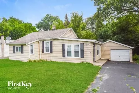 606 Lake Shore Blvd, Wauconda, IL 60084