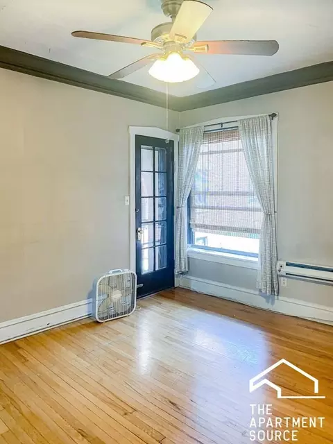 2884 N Clark St #2, Chicago, IL 60657
