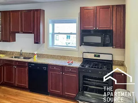 3922 N Pine Grove Ave #3, Chicago, IL 60613