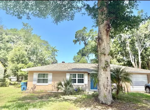 410 Albany Ave, Deland, FL 32724