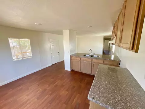 417 Sudan Ave, Buttonwillow, CA 93206 photo 2