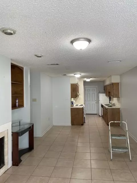 10662 Stanley Aubin Ln #D, Baton Rouge, LA 70816
