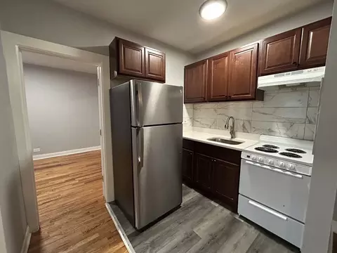 6956 N Ashland Blvd #204, Chicago, IL 60626