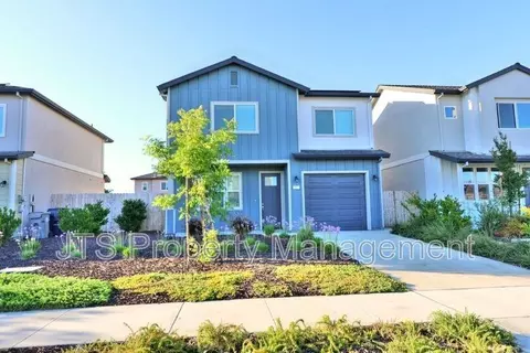 5 Oak Manor Way, Sacramento, CA 95838