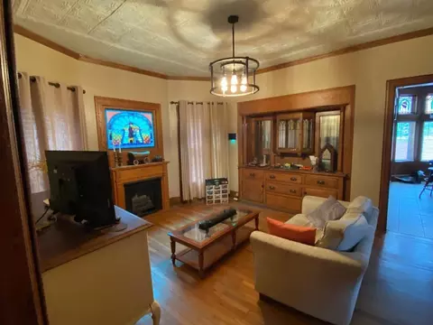 archwood ave, Cleveland, OH 44109