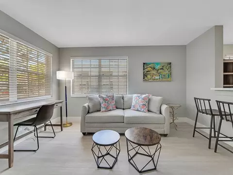 walnut st, Hollywood, FL 33019
