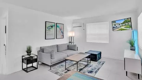 se 4th ave, Hallandale Beach, FL 33009