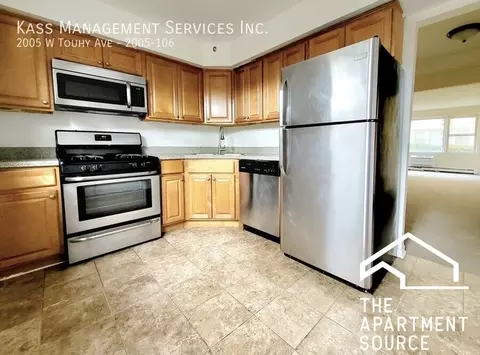 2005 W Touhy Ave #106, Chicago, IL 60645