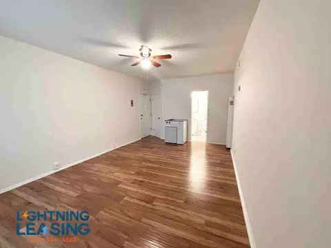 945 S Carondelet St #16D, Los Angeles, CA 90006