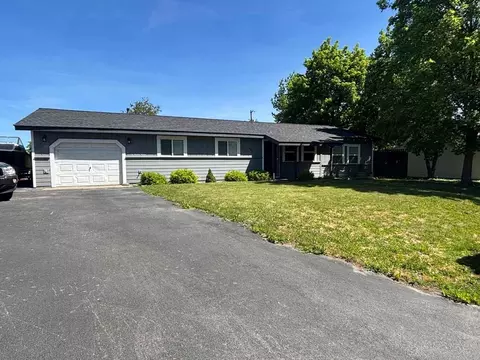 285 W Vicki Ave, Hayden Lake, ID 83835