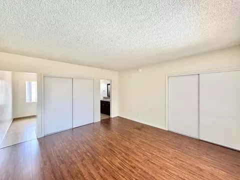 7357 Sepulveda Blvd #13, Van Nuys, CA 91405