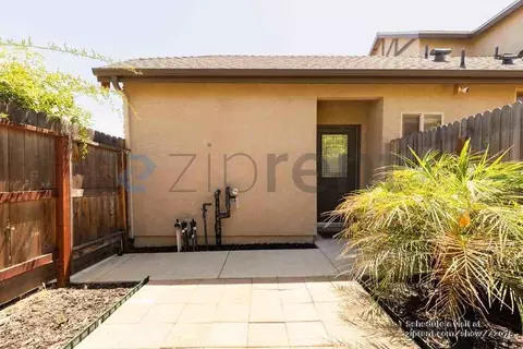 126 Royce Ln #2, Merced, CA 95348
