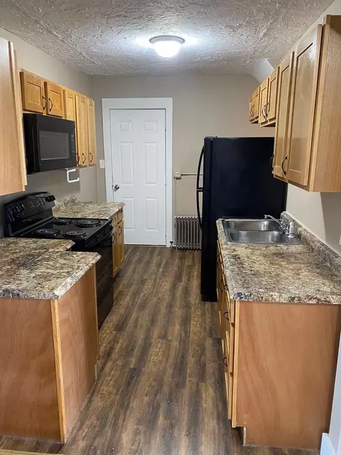 110 Pine St #3R, Southbridge, MA 01550
