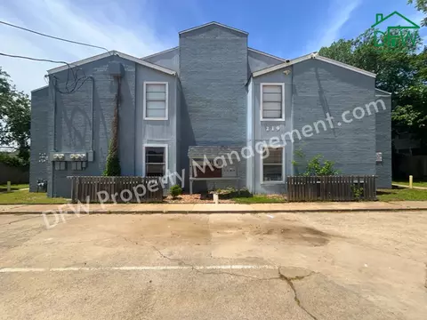 219 Fry St #1, Denton, TX 76201