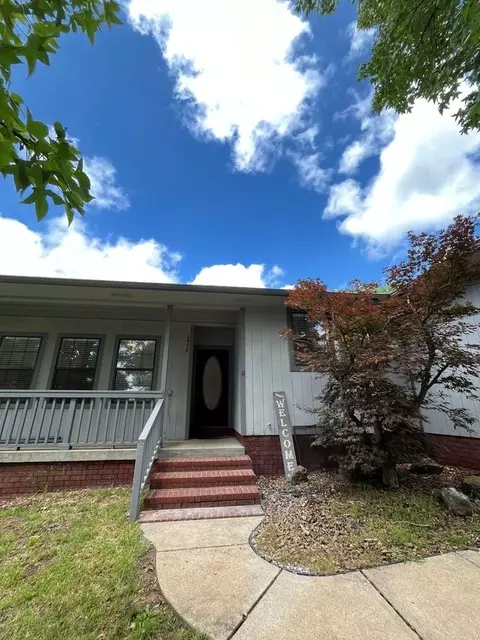 2498 W Jane Circle Dr, Fayetteville, AR 72704