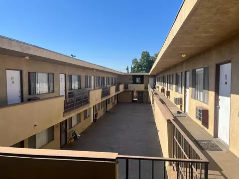 120 E Chestnut St #04, Glendale, CA 91205