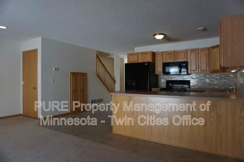 6376 Upper 13th St N, Oakdale, MN 55128