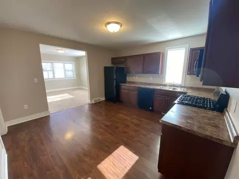 624 SE 12th St, Des Moines, IA 50309