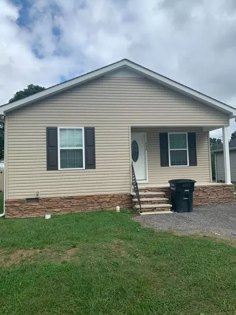429 Oakwood Rd, Tullahoma, TN 37388