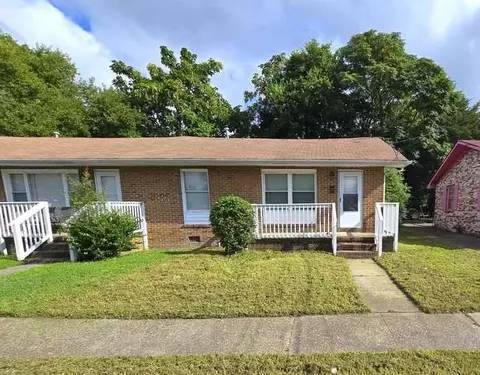 28 Carver Cir, Portsmouth, VA 23701