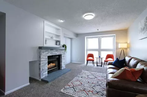 6410 S 72nd St #100, Ralston, NE 68127