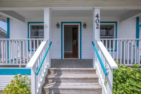 402 S Main St #A, Coupeville, WA 98239