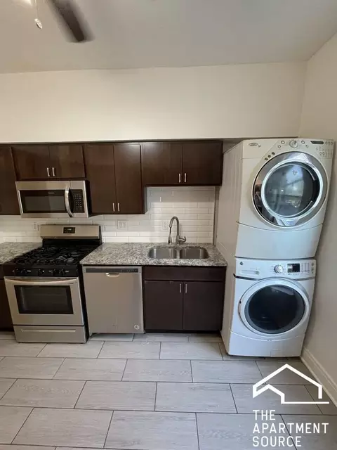 1544 W Birchwood Ave #2, Chicago, IL 60626