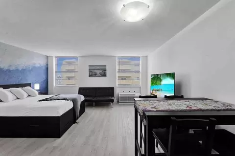 washington ave, Miami Beach, FL 33139