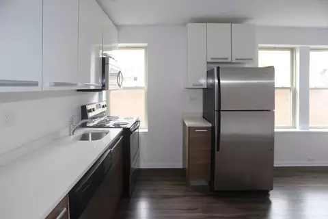 925 W Carmen Ave, Chicago, IL 60640