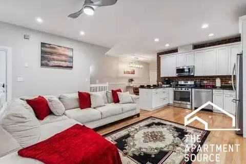 3935 S Wells St #1, Chicago, IL 60609