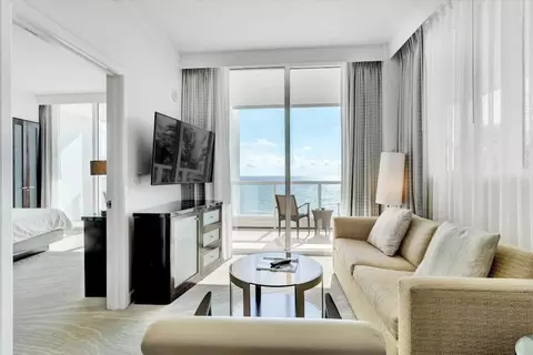 collins ave, Miami Beach, FL 33140